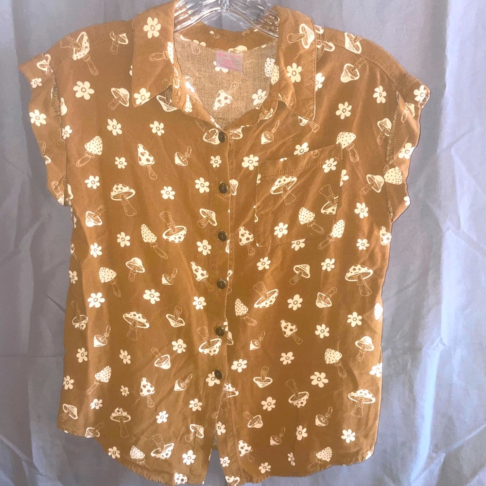 No boundaries mushroom top.